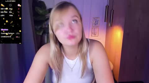 Bella online show from 09/10/25, 05:18