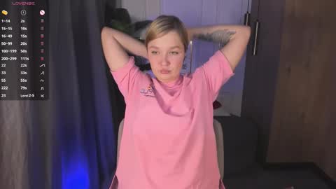 Bella online show from 09/19/25, 01:23