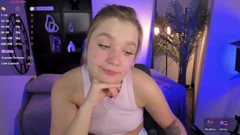 Bella online show from 04/01/26, 01:41