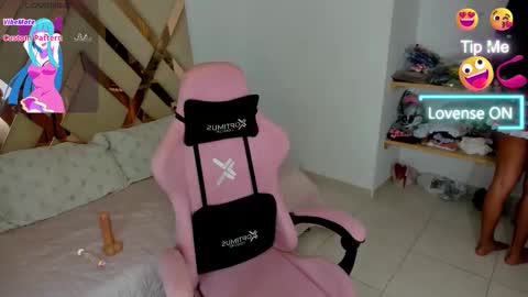 Snapshot of bella_cute2 chatting on 09/21/25, 12:01 Your babe online show from 09/21/25, 12:01