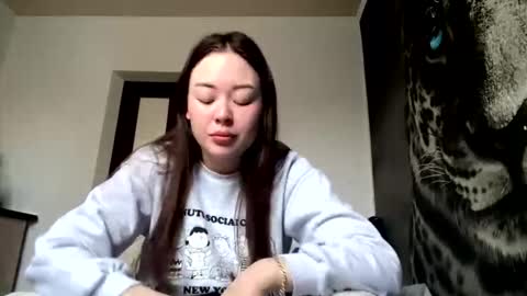 Hanna here Welcome  online show from 03/18/26, 01:53