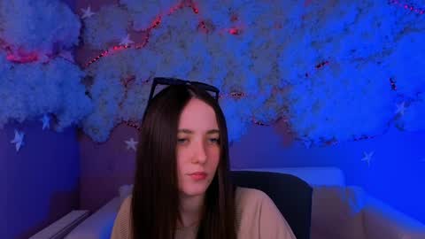 Bella online show from 04/01/26, 01:41