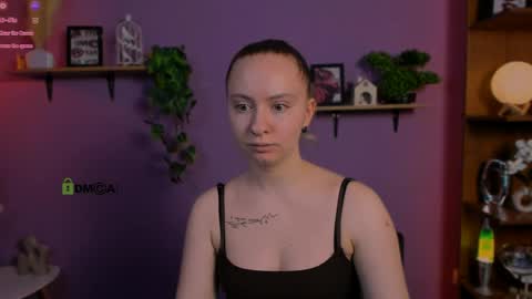 Snapshot of bella_fair chatting on 04/07/26, 11:43 Bella online show from 04/07/26, 11:43