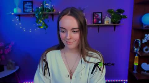 Snapshot of bella_fair chatting on 04/14/26, 09:37 Bella online show from 04/14/26, 09:37