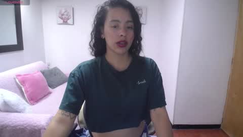 Snapshot of bella_flower_ chatting on 11/16/25, 06:13 bella_flower_ online show from 11/16/25, 06:13