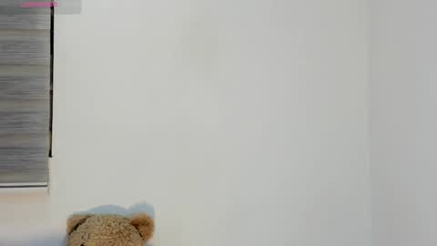 Laura online show from 11/14/25, 04:33