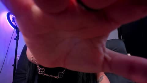 bella_hamilton online show from 05/17/26, 01:47