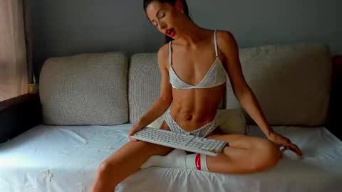 Anna  online show from 09/12/25, 09:20