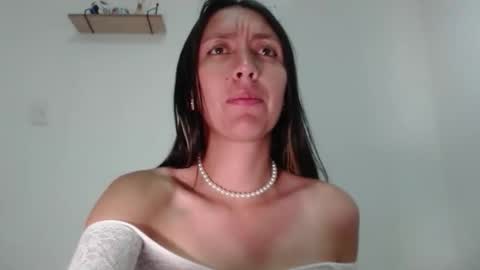 Bella Marlowe online show from 10/02/25, 11:39