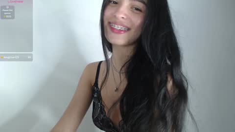 Snapshot of bella_musee chatting on 01/10/25, 01:32 online show from 01/10/25, 01:32