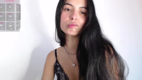 Snapshot of bella_musee chatting on 01/29/25, 10:01 online show from 01/29/25, 10:01