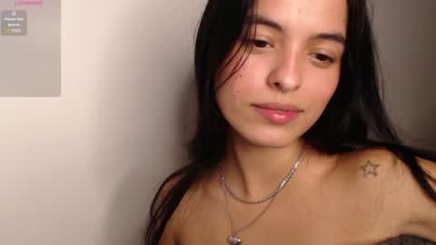 Snapshot of bella_musee chatting on 02/03/25, 02:36 online show from 02/03/25, 02:36