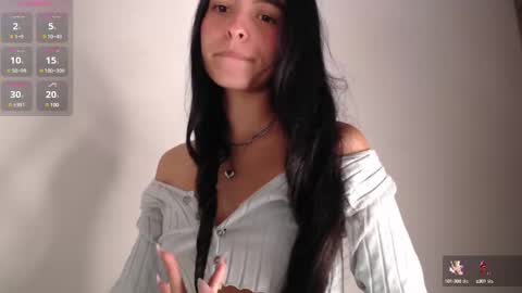 Snapshot of bella_musee chatting on 02/11/25, 01:52 online show from 02/11/25, 01:52