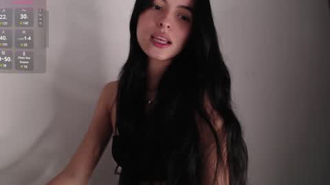 Snapshot of bella_musee chatting on 02/11/25, 10:50 online show from 02/11/25, 10:50