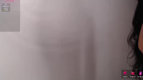 Snapshot of bella_musee chatting on 02/22/25, 02:28 online show from 02/22/25, 02:28