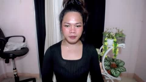 bella_ngo online show from 06/19/26, 04:17
