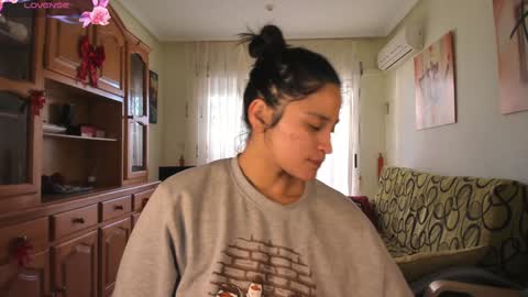 Snapshot of bella_pocahontas3 chatting on 01/19/25, 12:28 bella_pocahontas3 online show from 01/19/25, 12:28