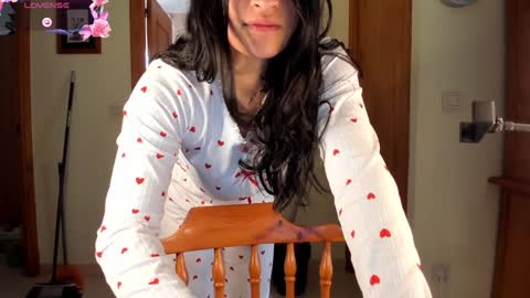 Snapshot of bella_pocahontas3 chatting on 01/22/25, 10:29 bella_pocahontas3 online show from 01/22/25, 10:29