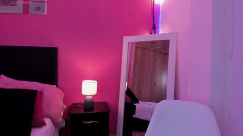 Bella Ponce  online show from 01/10/25, 05:56