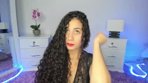 Bella Ponce  online show from 01/23/25, 02:12