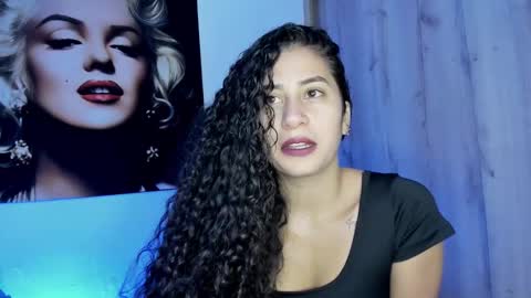 Bella Ponce  online show from 10/19/25, 03:12