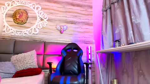     online show from 09/26/25, 04:38