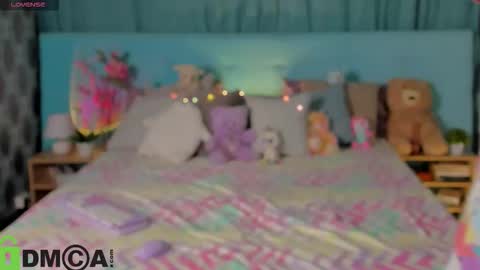 Snapshot of bella_stewartt chatting on 11/03/25, 12:35 Bella online show from 11/03/25, 12:35