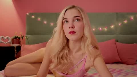 Bella NEW ROOM online show from 05/02/26, 01:21
