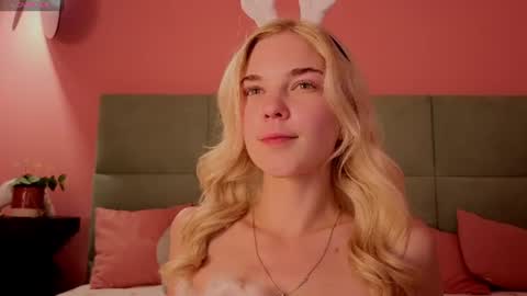Bella NEW ROOM online show from 07/09/26, 01:09