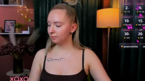 Snapshot of bella_sunshine1 chatting on 04/14/26, 10:27 alexa online show from 04/14/26, 10:27