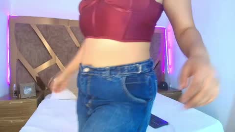 Snapshot of bella_swwan_ chatting on 04/12/26, 02:00 Bella Swwan online show from 04/12/26, 02:00