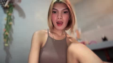 Bella online show from 02/24/25, 04:49