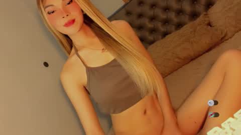 Bella online show from 12/05/25, 04:43