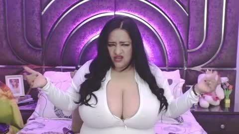  Bella Taylore  online show from 09/24/25, 11:52