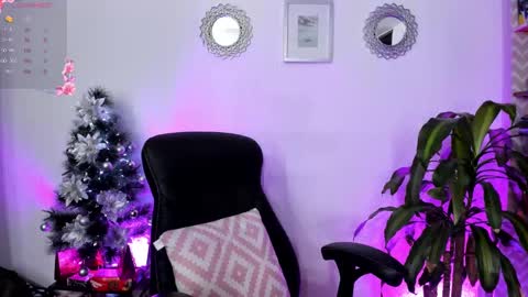 Bella online show from 12/22/24, 10:04