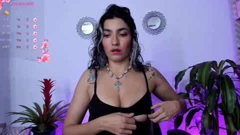 Bella online show from 03/07/25, 01:09