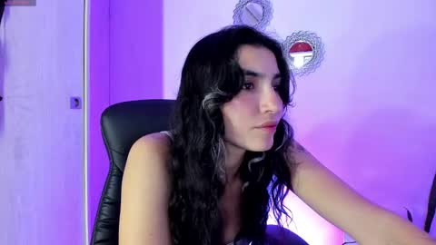 Bella online show from 10/08/25, 02:09