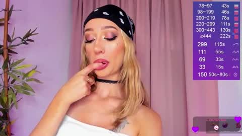 Bella White online show from 09/25/25, 02:21