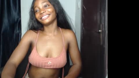 Snapshot of bellababy6 chatting on 10/29/25, 05:25 bella online show from 10/29/25, 05:25