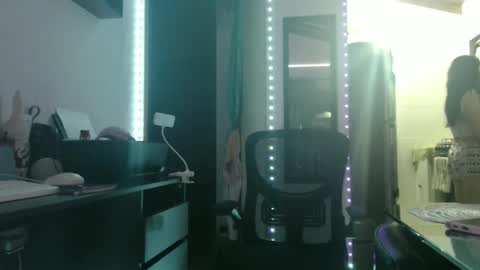 Snapshot of bellabbys8 chatting on 12/04/25, 08:23 bellabbys8 online show from 12/04/25, 08:23