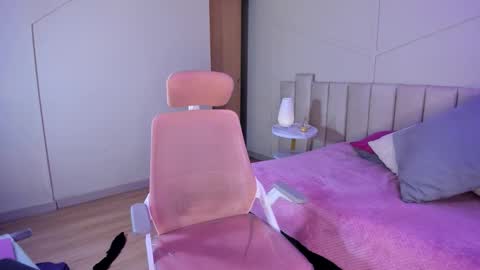 Snapshot of bellabm chatting on 11/21/25, 07:07 online show from 11/21/25, 07:07