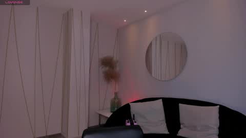  Bella C  online show from 04/17/26, 07:28