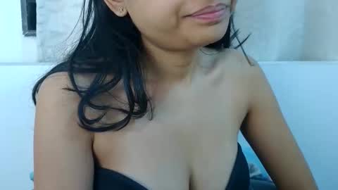 bellacrystall online show from 03/01/26, 04:25