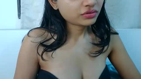 Snapshot of bellacrystall chatting on 03/03/26, 03:34 bellacrystall online show from 03/03/26, 03:34