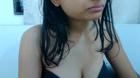 Snapshot of bellacrystall chatting on 03/10/26, 05:45 bellacrystall online show from 03/10/26, 05:45