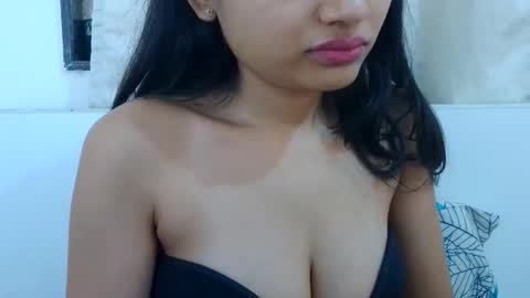 Snapshot of bellacrystall chatting on 03/31/26, 05:52 bellacrystall online show from 03/31/26, 05:52