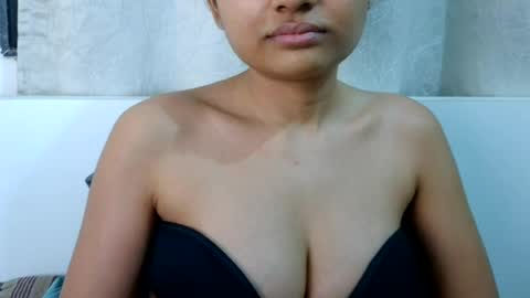 bellacrystall online show from 07/16/26, 02:45