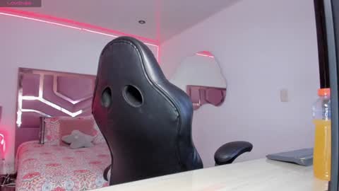 Snapshot of belladiamond18 chatting on 01/21/25, 02:11 TELL ME GODDESS NEXT Transmission 01122024 9PM TO 4AMColombian hour THANKS Follow me online show from 01/21/25, 02:11