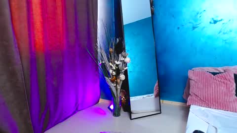 Snapshot of belladoyle chatting on 02/24/25, 12:59 belladoyle online show from 02/24/25, 12:59