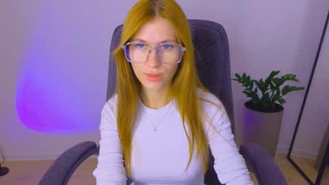 BellaFoxi online show from 09/28/25, 11:26